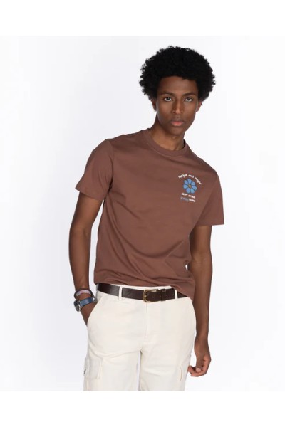 CAMISETA PREPPY SCENE LEATHER BROWN  PVPR 29,00€